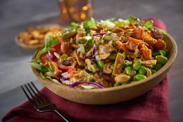 Thai ’N’ Cashews Crunchy Nut Salad