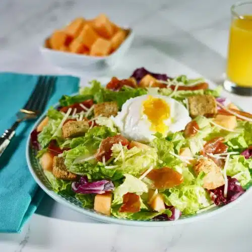 Crispy Prosciutto and Poached Egg Breakfast Salad