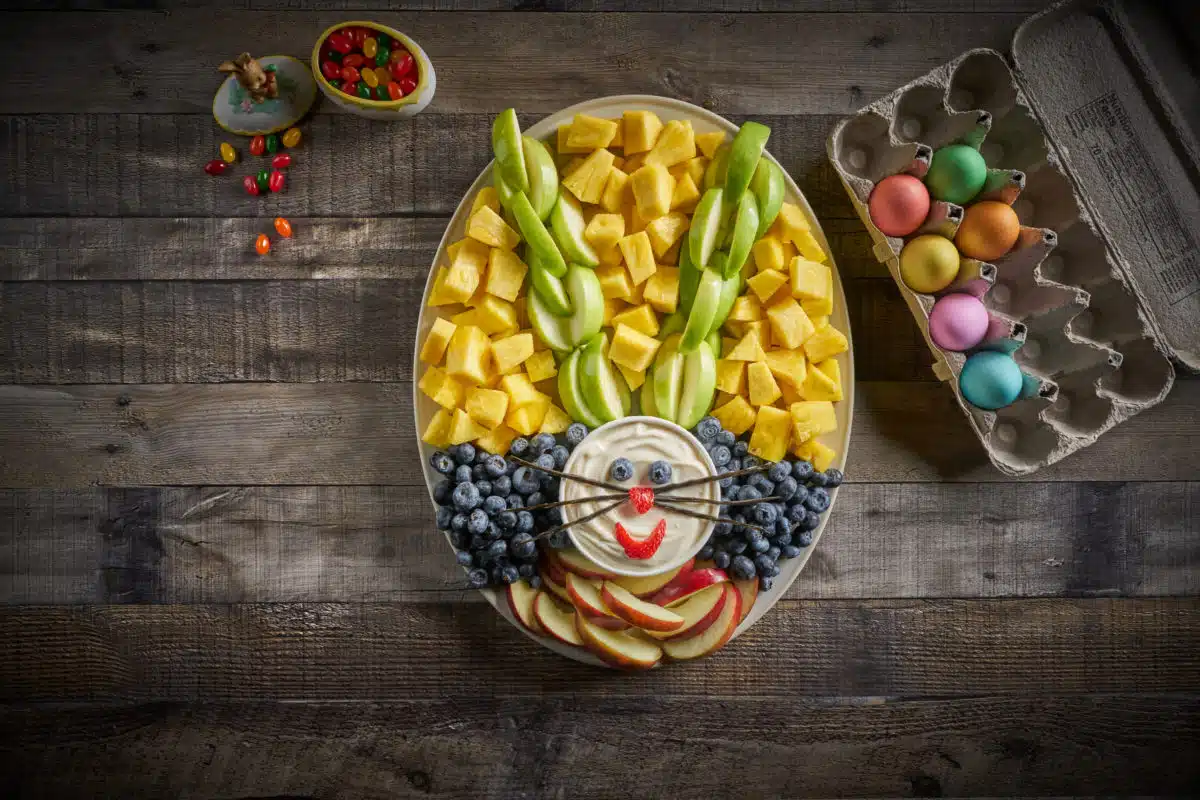 Chiquita Apple Bunny Fruit Platter 1