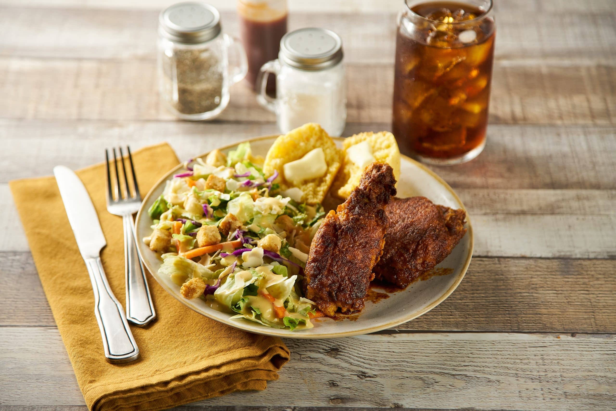 Nashville Hot Chicken with French Bistro Chopped Salad Kit - Fresh Express